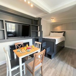 Studio met een King Size Bed